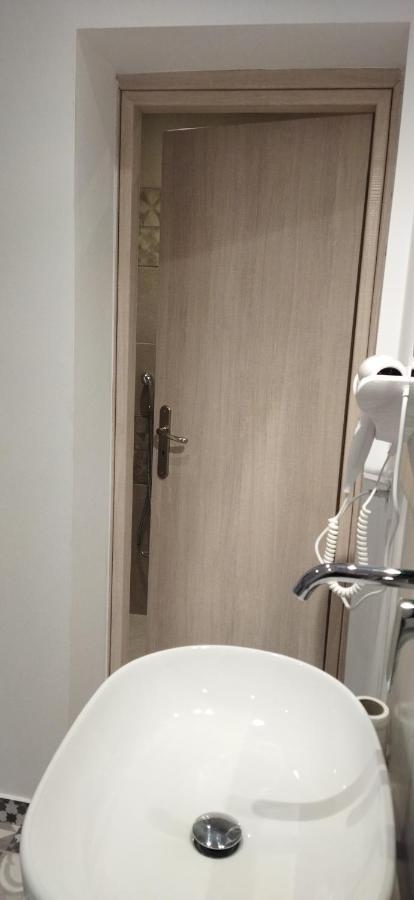 إيميروفيغلي Fira Veronica Rooms المظهر الخارجي الصورة